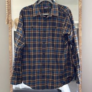 Patagonia Organic Cotton Long Sleeve Button Down Flannel Shirt